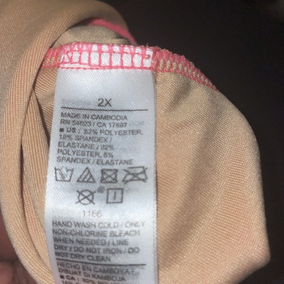 πSALE 4 for $10πOld Navy One Piece Swimsuit - Picture 4 of 5